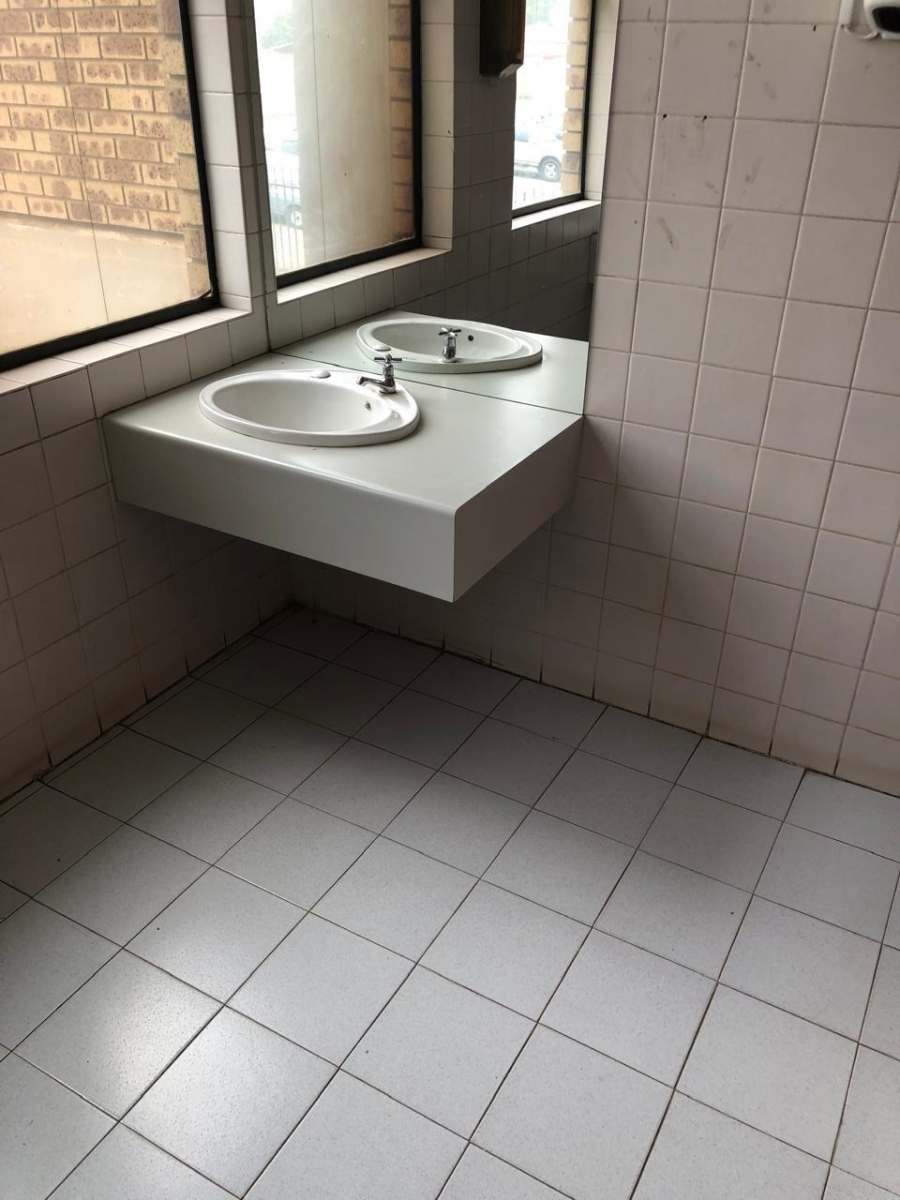  Bedroom Property for Sale in Phuthaditjhaba Free State